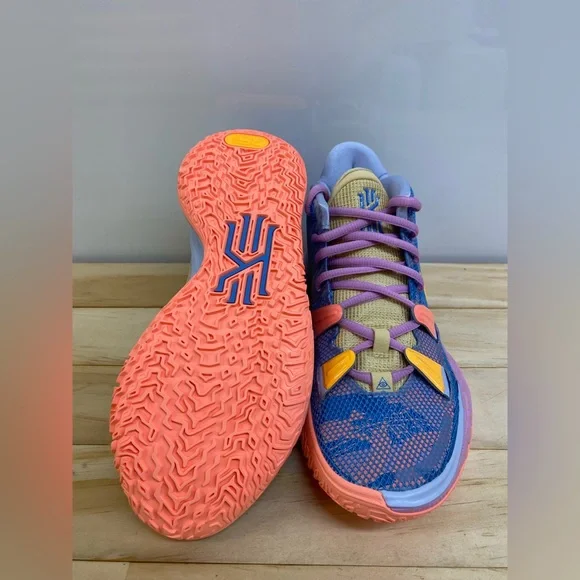 Nike Kyrie Preheat 'Expressions'